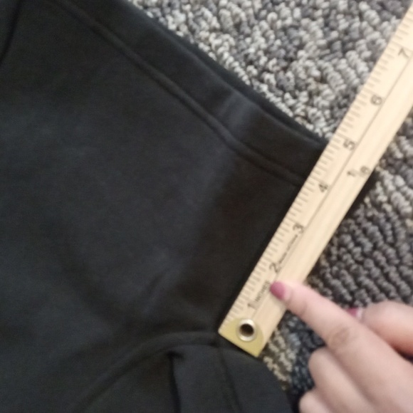 Lululemon Athletica Scuba High Rise Womens Short Relaxed Fit Size 2 - Picture 5 of 9